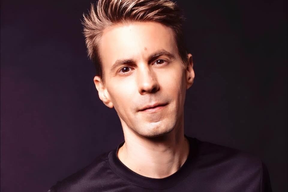 Come un uccello, volando libero nel cielo. Intervista a Adam Gorlizki